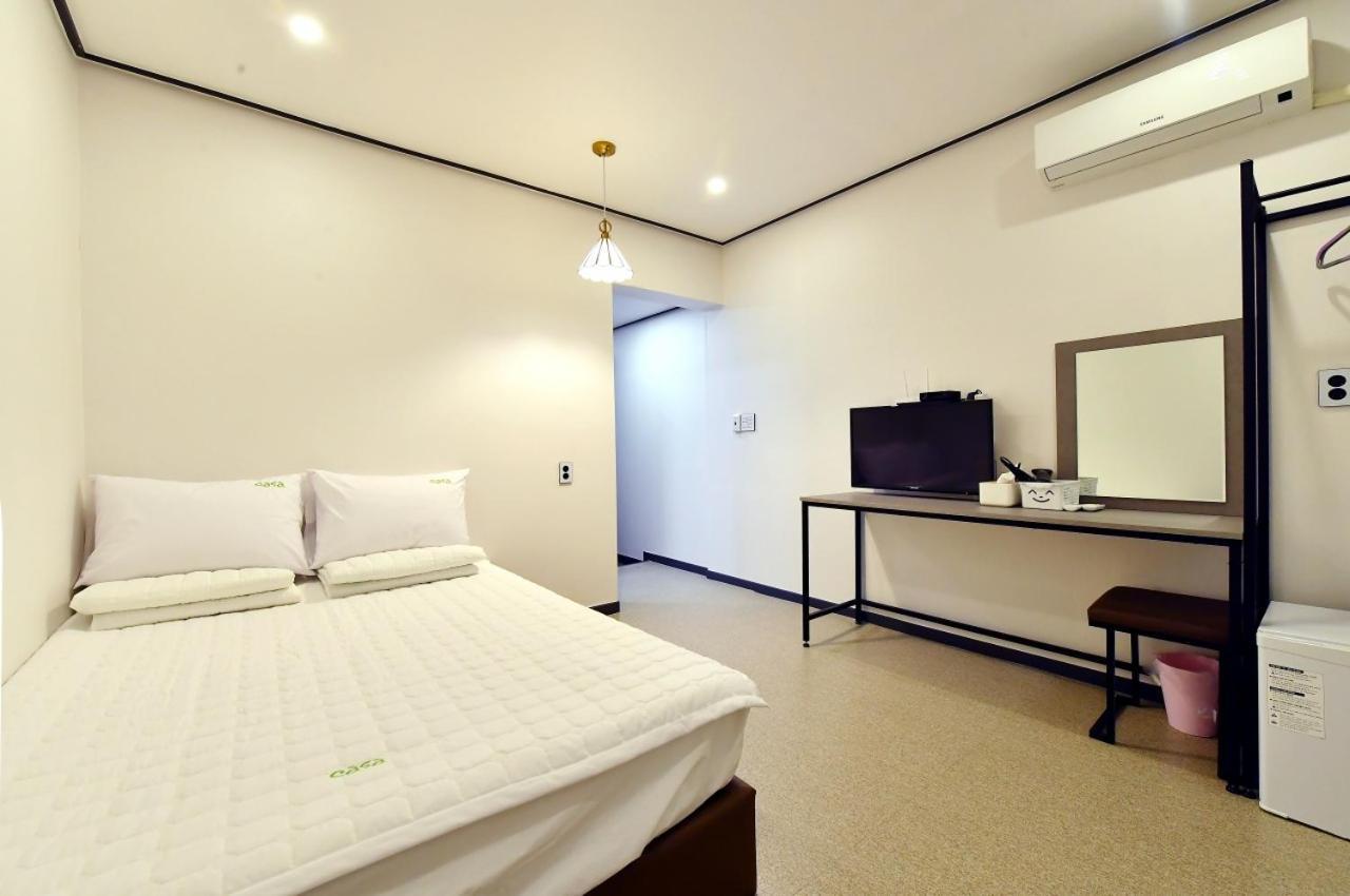 Casa Mini Hotel Кьонджу Екстер'єр фото
