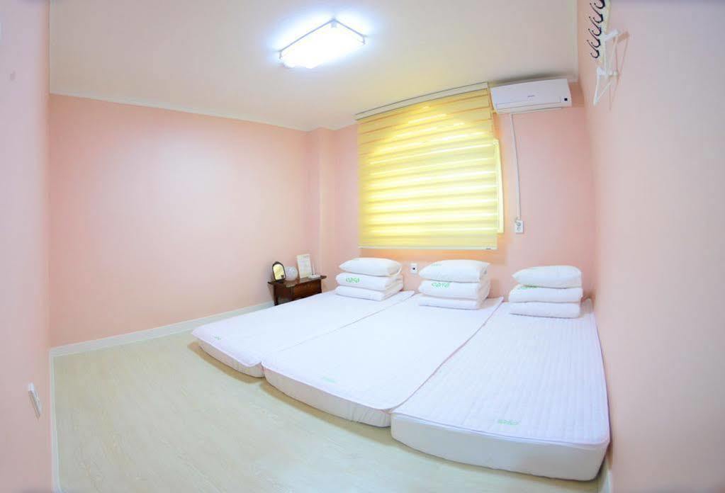 Casa Mini Hotel Кьонджу Екстер'єр фото