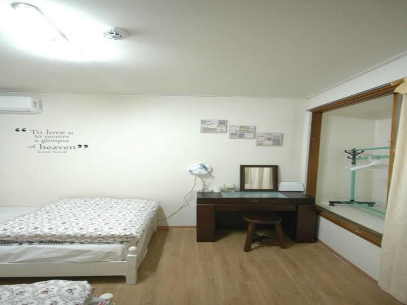 Casa Mini Hotel Кьонджу Екстер'єр фото